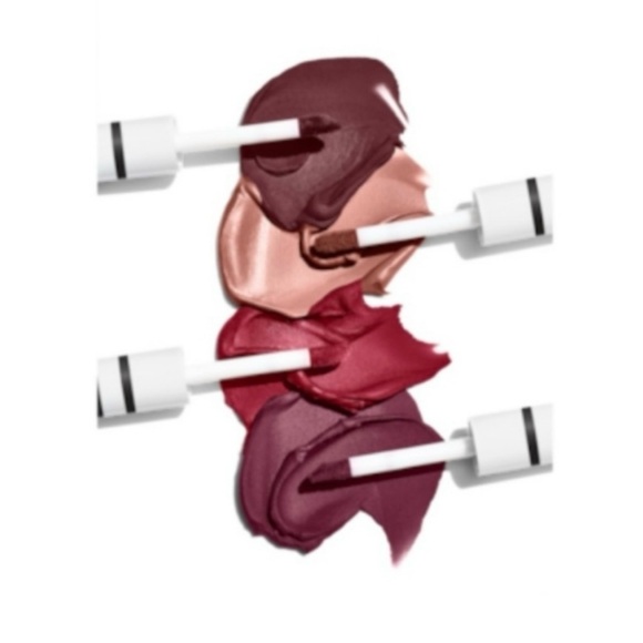 MK AT PLAY lip - Picture 3 of 3